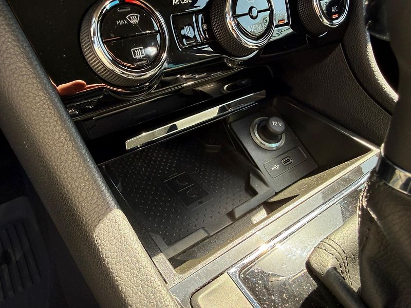 Škoda Superb L&K 2.0 TSI 140kw DSG Combi - fotka 19 z 27