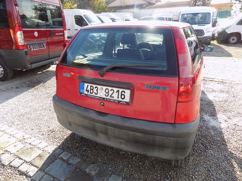 Fiat Punto 1,2I 54 KW SX CENTRÁL, KLIMA - fotka 9 z 30