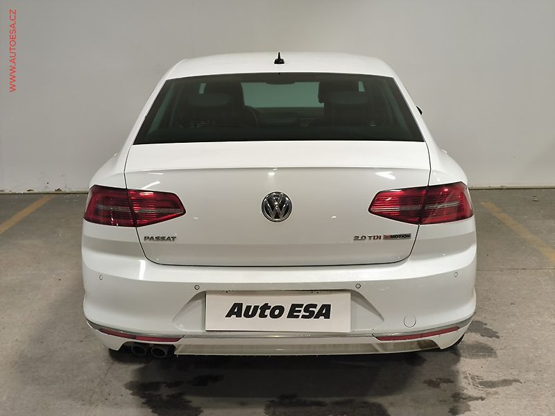 Volkswagen Passat (2015) 2.0 TDi, ČR, Highline, DSG - fotka 5 z 17