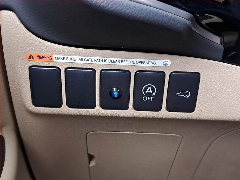 Mitsubishi Outlander (2015) 2.2 DI-D, 4X4, 7 míst, ČR - fotka 20 z 25