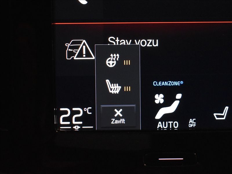 Volvo XC40 2,0 B4 AWD R-design BLIS - fotka 23 z 25