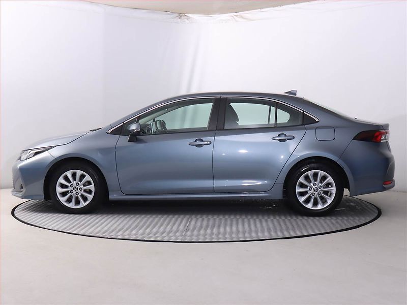 Toyota Corolla (2022) 1.5 VVT-i, Serv.kniha - fotka 3 z 19