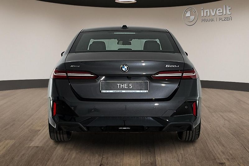 BMW Řada 5 řady 5 | 520d xDrive - fotka 4 z 24