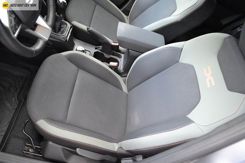 Dacia Duster EXTREME TCE 130 4x4 - fotka 23 z 58