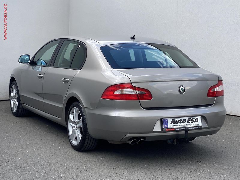 Škoda Superb (2010) 2.0 TDi, Klima - fotka 6 z 15