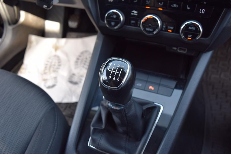 Škoda Octavia (2019) 1.5TSI 110kw AMBITION LED APP - fotka 39 z 49