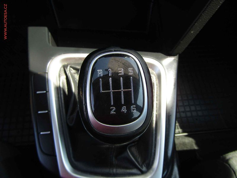 Kia Ceed (2018) 1.4i, ČR, AC, temp, tažné - fotka 17 z 21