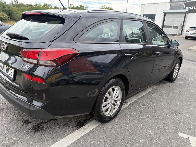 Hyundai i30 (2018) - fotka 7 z 8