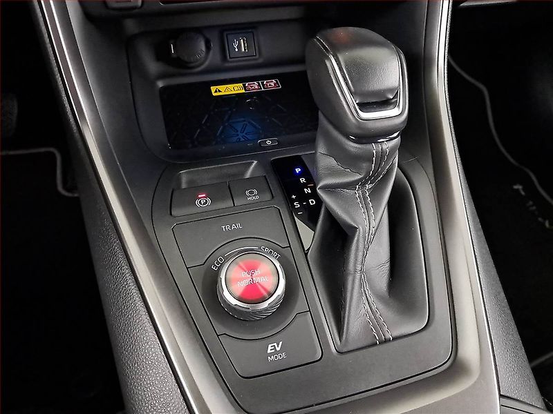 Toyota RAV4 (2024) 2.5 Hybrid - fotka 13 z 19