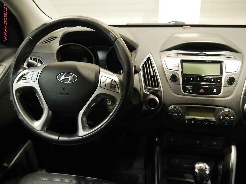 Hyundai ix35 (2011) 1.6GDi, ČR, AC, park.čidla - fotka 11 z 17