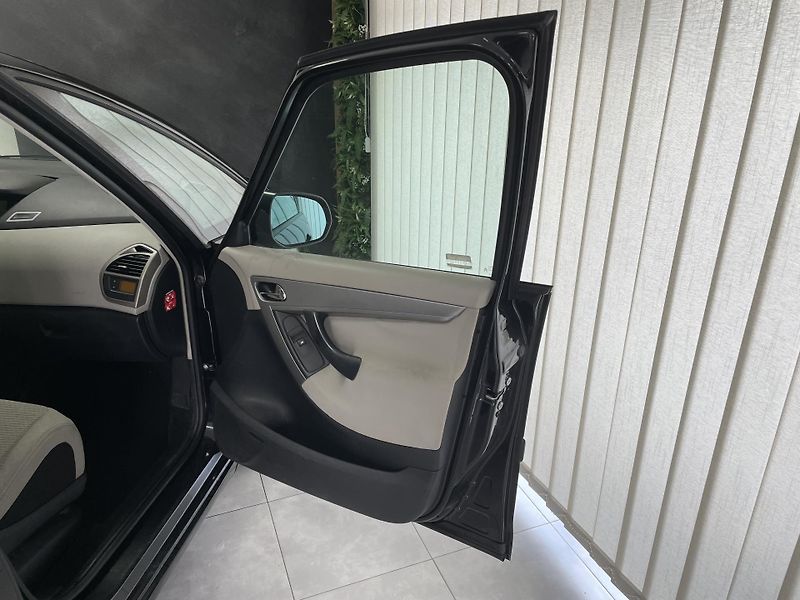 Citroën C4 Picasso 1.8 i LPG DIGIAC TZ  - fotka 12 z 25