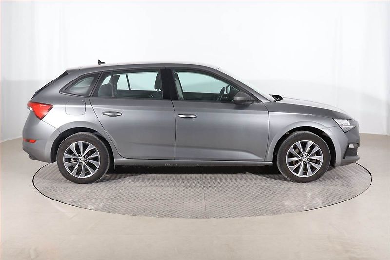 Škoda Scala (2023) Selection 1.5 TSI - fotka 6 z 25