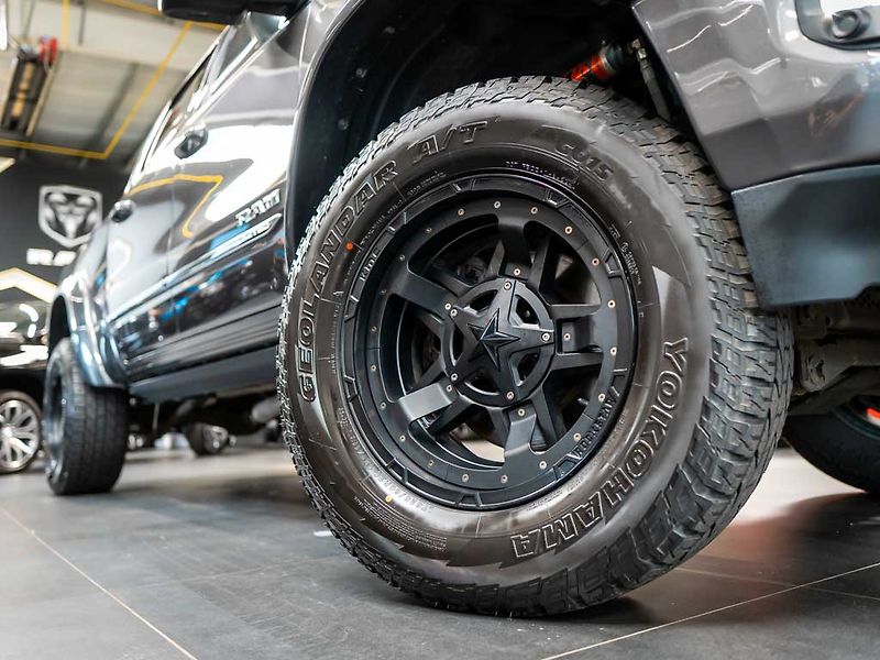 Dodge RAM (2023) 5.7 V8 Limited 6 LIFT - fotka 39 z 40