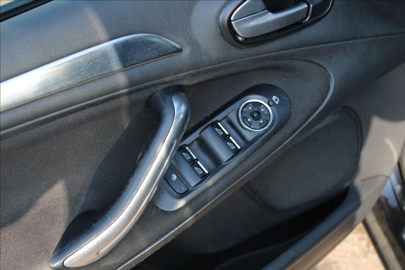 Ford S-MAX 2,0 TDCi  SERVISKA, AUTOMAT - fotka 14 z 31
