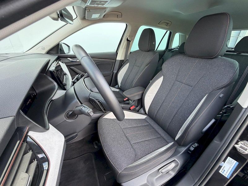 Škoda Kamiq (2025) 1.0 TSI 85kW DSG Top Selection - fotka 6 z 35