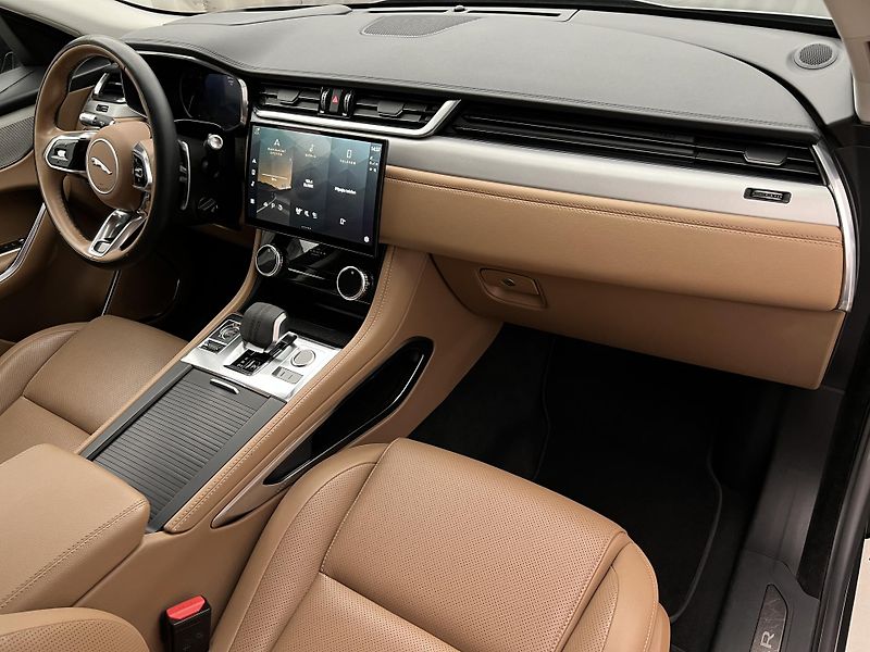 Jaguar F-Pace D200 S AWD AUT REZERVACE - fotka 15 z 42