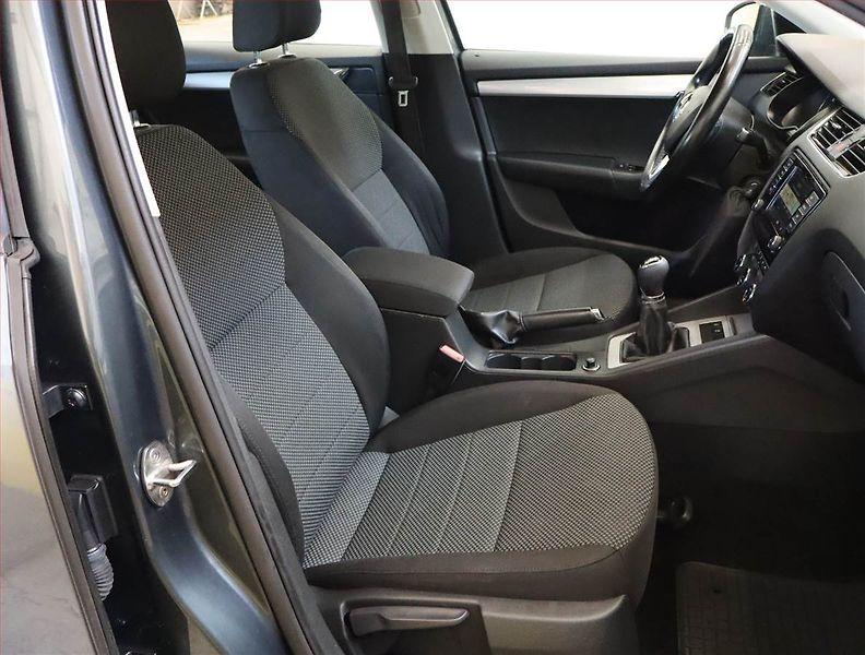 Škoda Octavia (2015) Ambition Plus 1.6 TDI - fotka 9 z 20