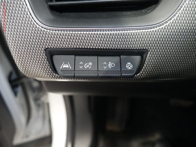 Renault Arkana (2022) 1.3 TCe, ČR, AT, navi, LED - fotka 13 z 21