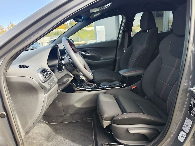 Hyundai i30 1.5 T-GDI/103kW N-Line DCT - fotka 14 z 34