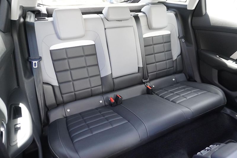 Citroën C4 (2025) 1,2PT 130 EAT8 MAX - fotka 7 z 12