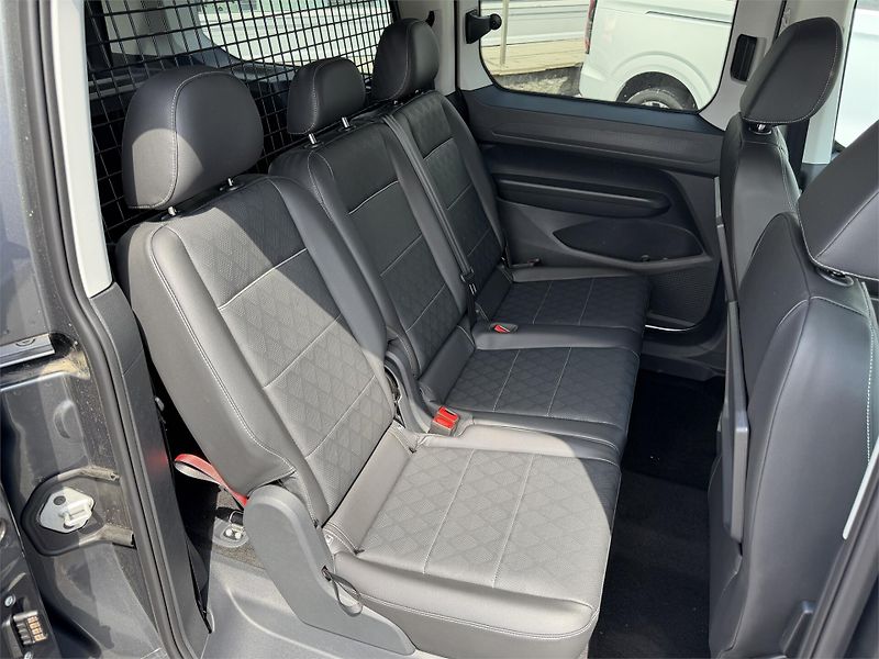 Ford Tourneo Connect (2026) Titanium, Grand Tourneo, 1.5 E - fotka 10 z 20