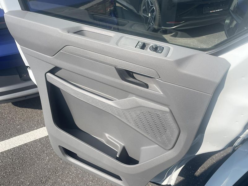 Volkswagen Transporter 2.0 TDI DR 110kW - fotka 10 z 21