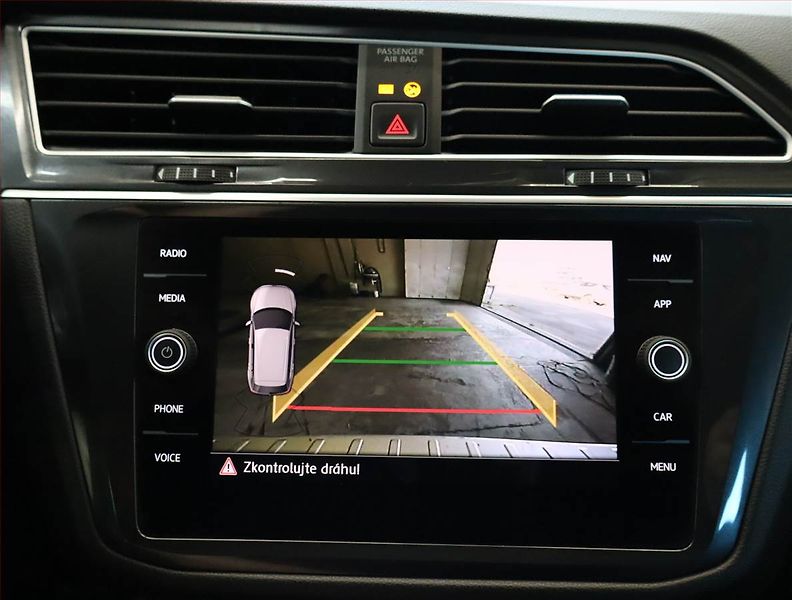 Volkswagen Tiguan (2019) Highline 2.0 TSI - fotka 21 z 25
