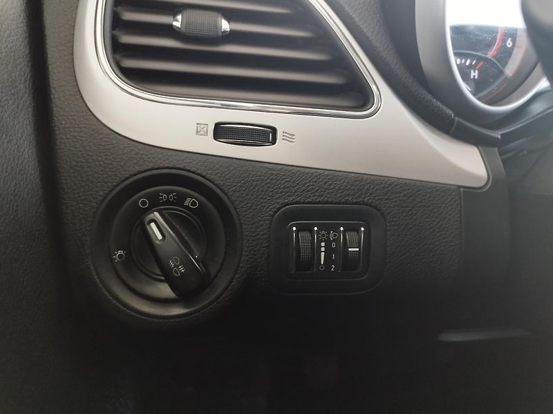 Fiat Freemont (2011) 2,0JTD,103KW,7MÍST,ALU,TAŽNÝ - fotka 31 z 32