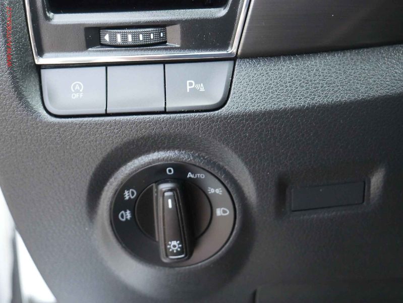 Škoda Fabia (2020) 1.0 TSI, ČR, LED, AC, kamera - fotka 15 z 16