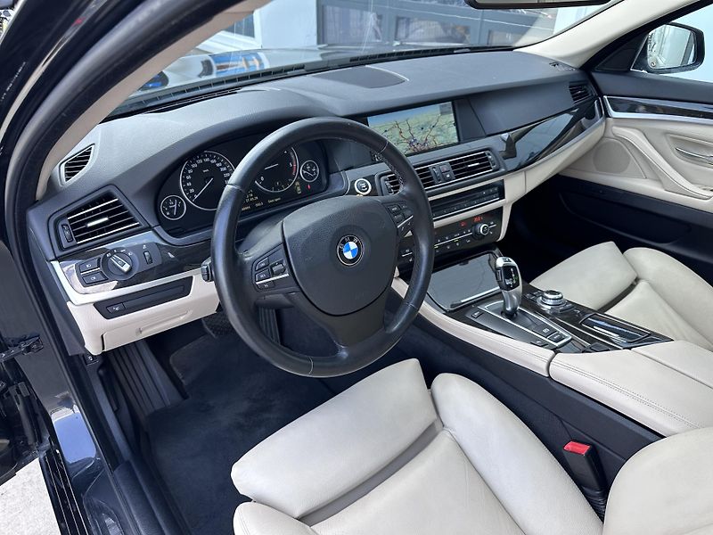 BMW Řada 5 530d Head-Up, Hi-Fi - fotka 11 z 21