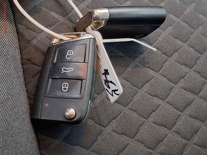 Volkswagen Golf (2018) 1.5 TSi, Join, LED, navi, - fotka 19 z 19