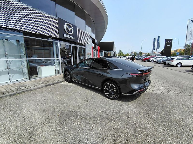 Mazda 6 (2026) EV 245 ps Long Range - fotka 6 z 9