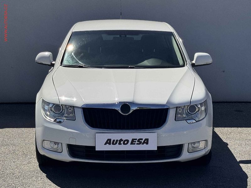 Škoda Superb (2009) 2.0 TDi, ČR, Ambition, DSG - fotka 2 z 14