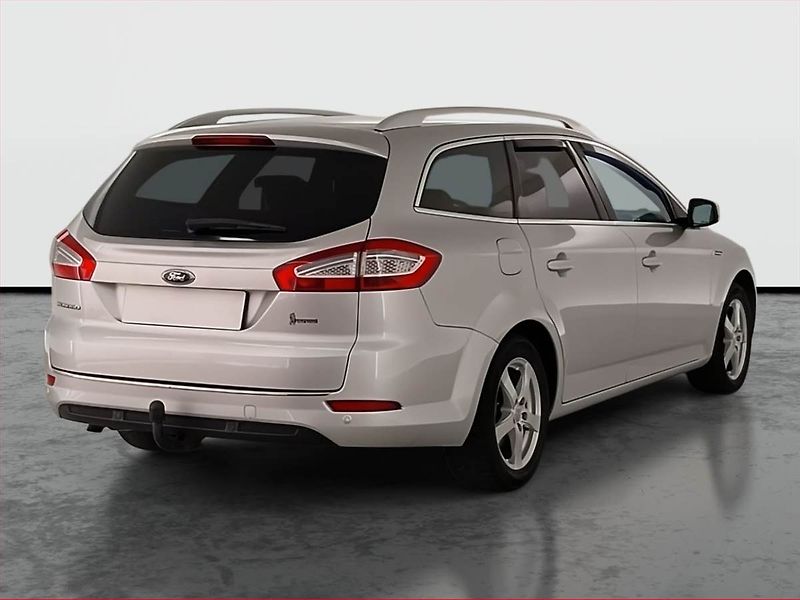 Ford Mondeo (2011) Titanium 2.0 TDCi, Xenony - fotka 5 z 21