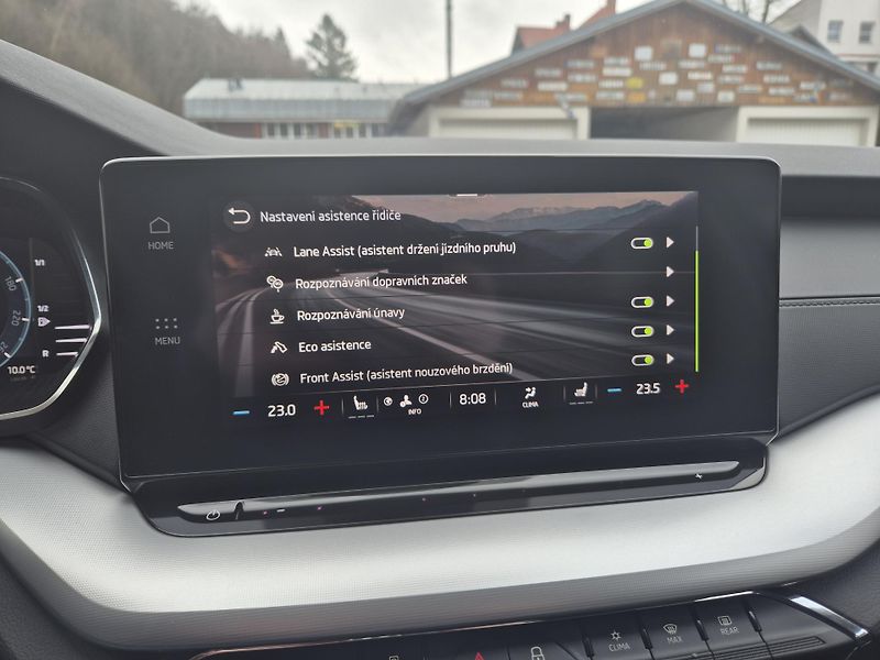 Škoda Octavia ZAMLUVENO ! 2,0TDi 85kw 17ALU - fotka 27 z 46