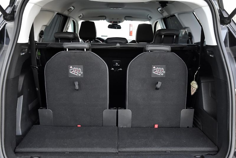 Peugeot 5008 2.0 HDi,7MÍST,LED,NAVI,KAMERA - fotka 46 z 50