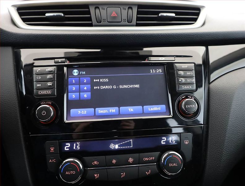 Nissan Qashqai (2014) 1.2 DIG-T, Navi, Tempomat - fotka 11 z 18