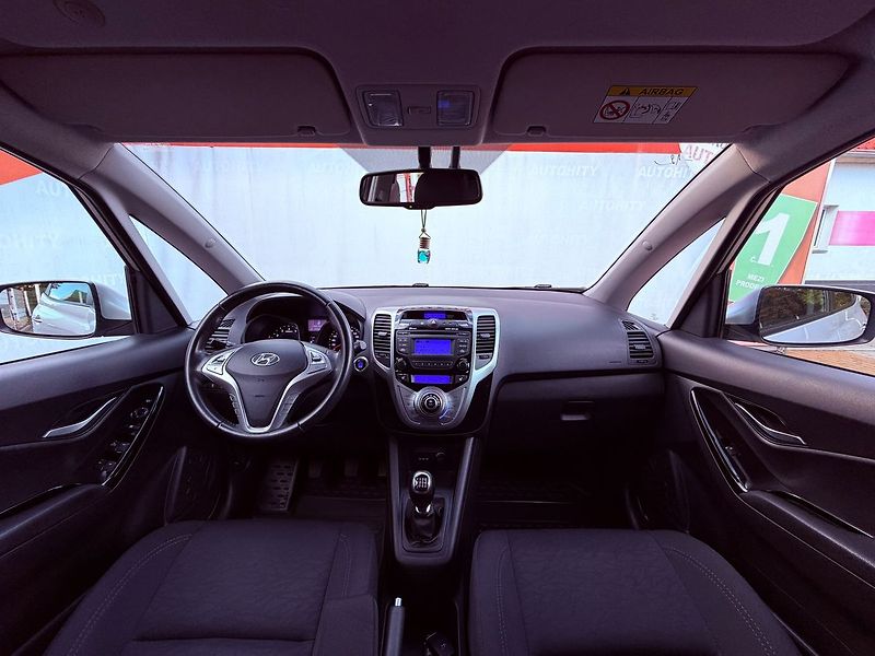 Hyundai ix20 1.6 Trend - fotka 15 z 25