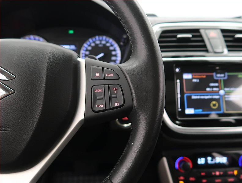 Suzuki SX4 S-Cross (2019) Elegance 1.4 BoosterJet, 4X4 - fotka 17 z 23