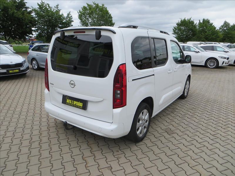 Opel Combo 1,5 CDTI 96kW Life Edit Plus - fotka 9 z 22