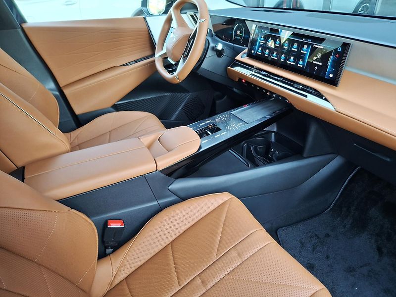 DS Automobiles DS N°8 (2026) ETOILE 350 k AWD LONG RANGE    - fotka 29 z 47