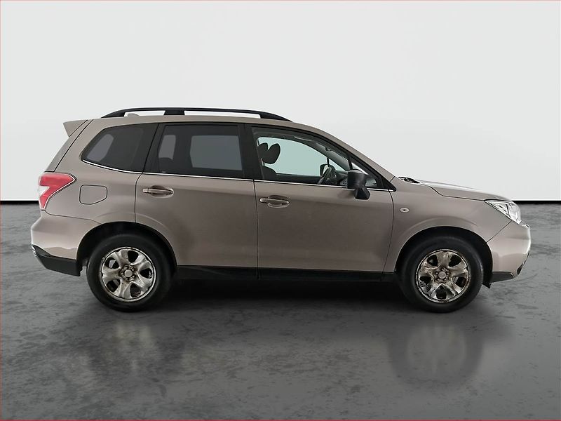 Subaru Forester (2015) 2.0 X, 4X4, Tempomat - fotka 6 z 6