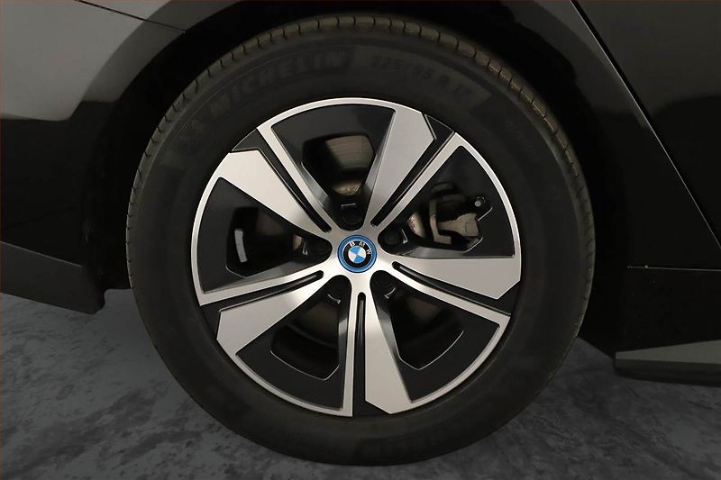 BMW i4 (2022) eDrive40, SoH 95% - fotka 21 z 21