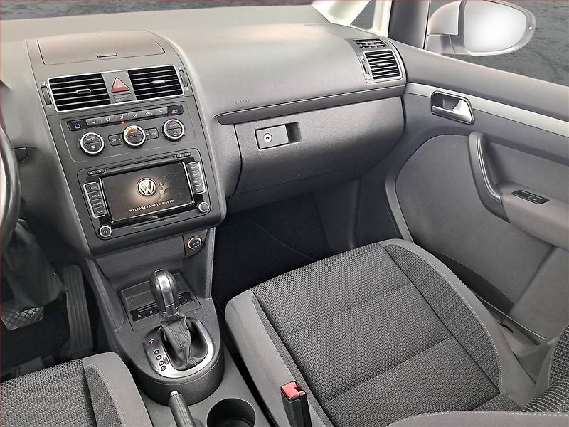 Volkswagen Touran (2014) 1.6 TDI, Automat, Xenony - fotka 8 z 16