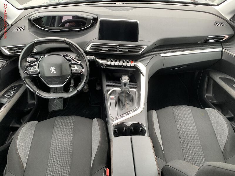 Peugeot 3008 (2019) 1.5HDi, Active, navi - fotka 8 z 18