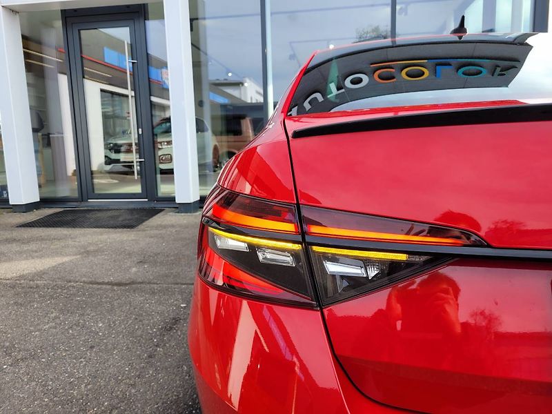 Škoda Superb 2.0 TDI DSG7 140kW Sportline 4 - fotka 9 z 62