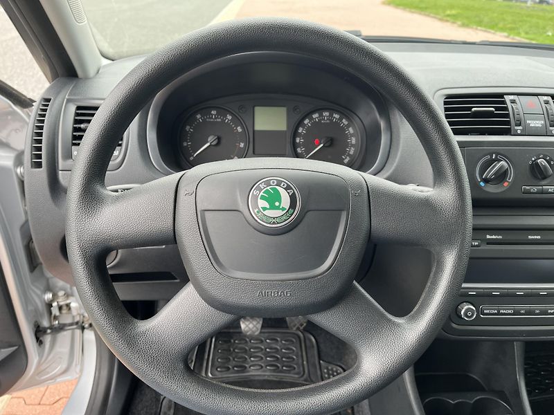 Škoda Fabia 1.2 HTp Special - fotka 20 z 36