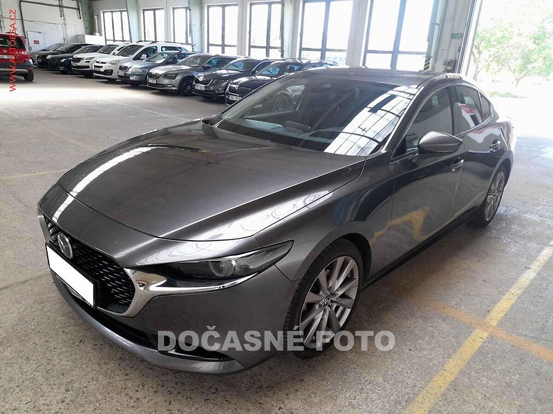 Mazda 3 (2020) 2.0i, 1.maj,ČR, servis.kniha - fotka 1 z 3