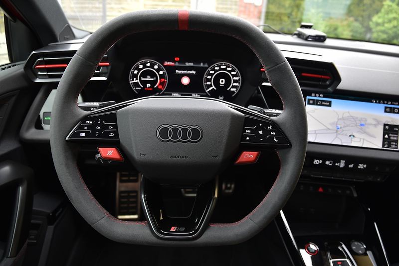 Audi RS 3 2.5 TFSi 294 kW /// REZERVACE  - fotka 19 z 51