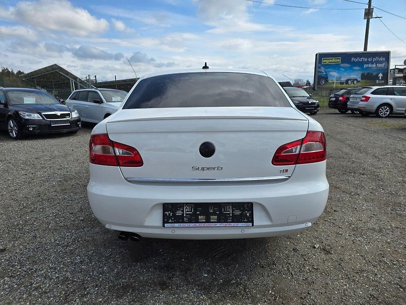 Škoda Superb (2013) 2.0 TDI 125KW Lau - fotka 6 z 23